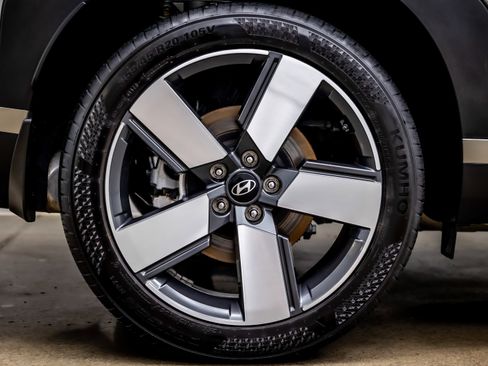 Used 2024 Hyundai Santa Fe Limited image 35