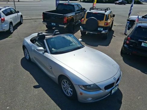 Used 2005 BMW Z4 2.5i RWD image 4
