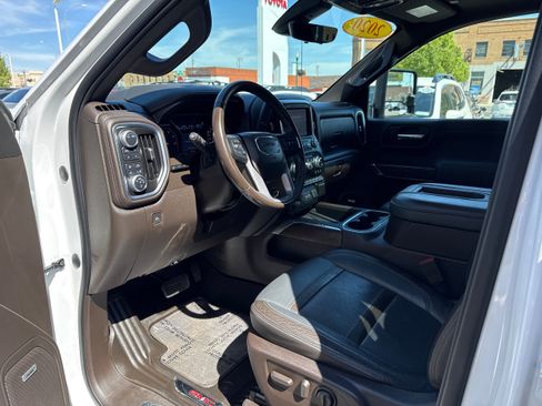 Used 2020 GMC Sierra 1500 Denali w/ Denali Ultimate Package AWD/4WD image 2