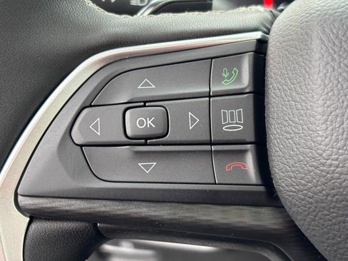 New 2025 Jeep Grand Cherokee Laredo image 15