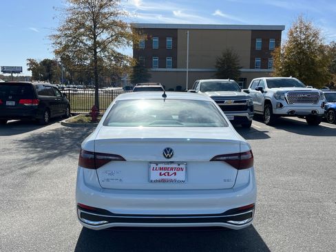 Used 2024 Volkswagen Jetta SEL image 16