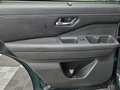 Used 2022 Nissan Pathfinder Platinum w/ Cargo Package image 17