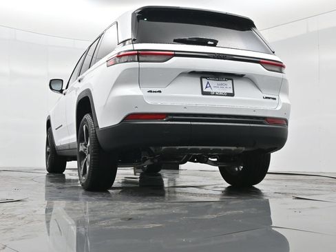 New 2025 Jeep Grand Cherokee Limited w/ Black Appearance Package image 48