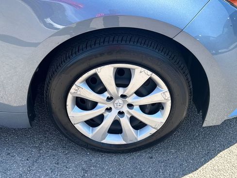 Used 2023 Toyota Corolla LE w/ Carpet Mat Package (TMS) FWD image 41