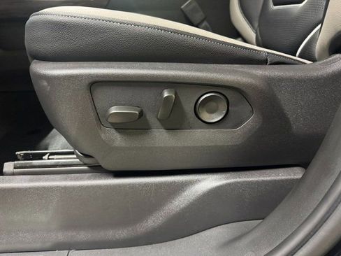 New 2026 Chevrolet Silverado 1500 RST w/ Dark Appearance Package AWD/4WD image 18