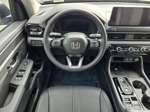 New 2026 Honda Pilot Touring image 13