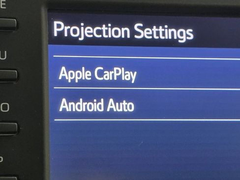 Used 2021 Toyota RAV4 LE image 3