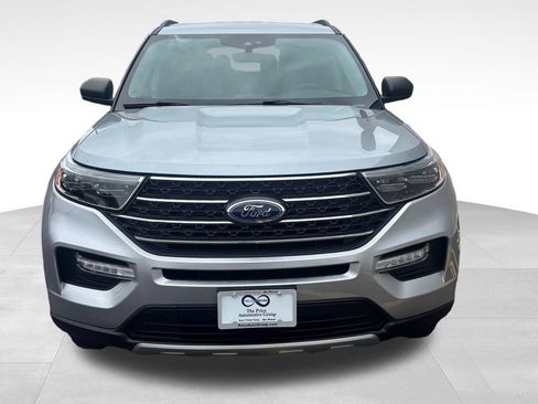 Used 2023 Ford Explorer XLT w/ Equipment Group 202A AWD/4WD image 2