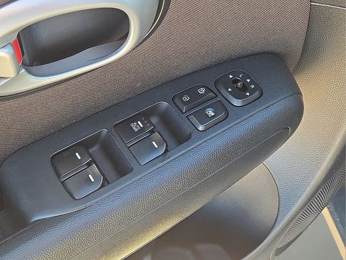 Used 2016 Kia Soul image 20