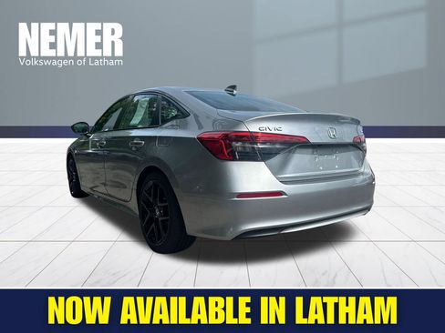 Used 2024 Honda Civic Sport image 2