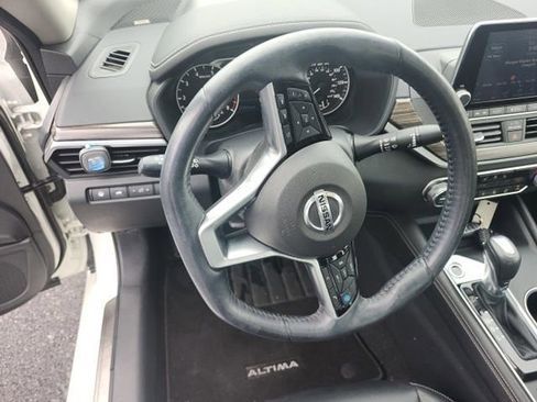 Used 2019 Nissan Altima 2.5 Platinum image 16