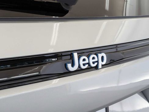 Used 2024 Jeep Grand Cherokee Limited 4xe image 14