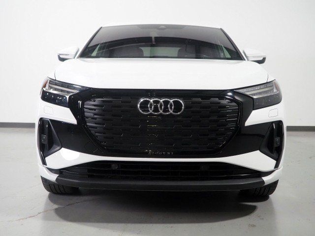 Used 2024 Audi Q4 e-tron quattro Prestige Sportback AWD/4WD image 43