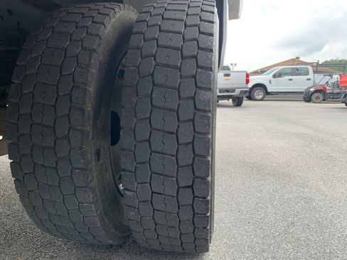 Used 2012 Ford F550 2WD Regular Cab Super Duty w/ Payload Upgrade Pkg image 39