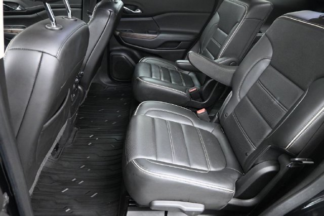 Used 2021 GMC Acadia Denali w/ Denali Technology Package AWD/4WD image 15