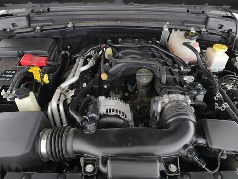 Used 2023 Jeep Gladiator Overland image 15