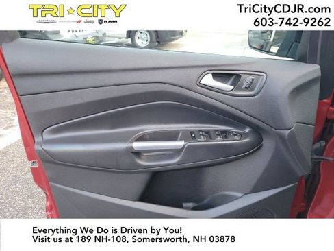 Used 2019 Ford Escape SE image 15