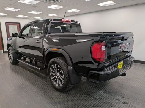 Used 2024 GMC Canyon Denali image 6