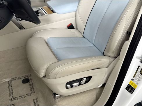 Used 2019 Rolls-Royce Cullinan image 18