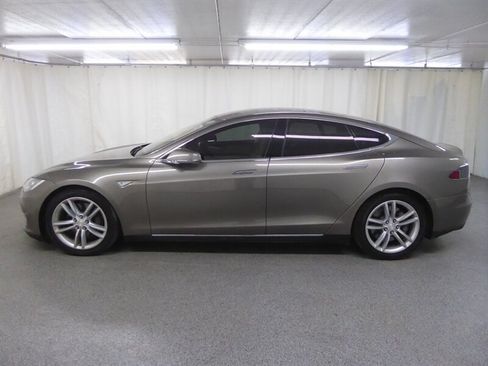 Used 2015 Tesla Model S 85D AWD/4WD image 4