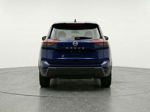 Used 2025 Nissan Rogue SV image 7