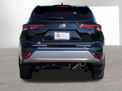 Used 2026 Toyota Highlander Platinum image 6