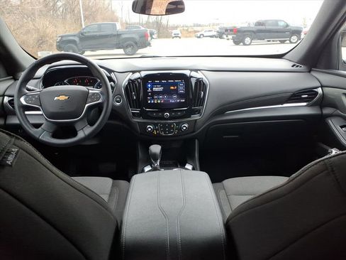 Used 2023 Chevrolet Traverse LT image 8