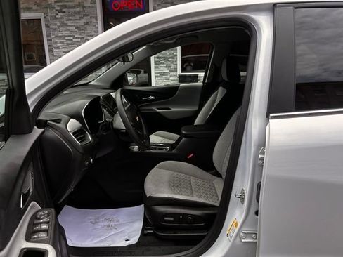 Used 2023 Chevrolet Equinox LT AWD/4WD image 12