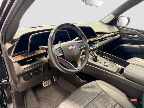 Certified 2023 Cadillac Escalade Sport Platinum w/ LPO, ONYX Package AWD/4WD image 8
