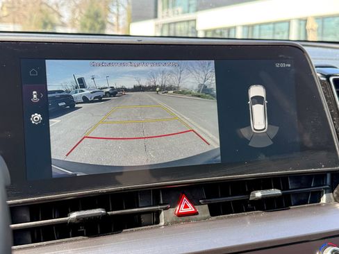 Used 2023 Kia Sportage EX image 23