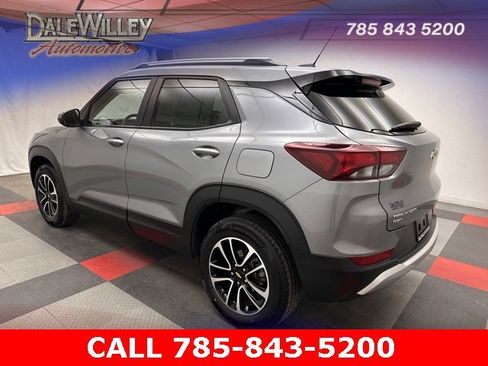 Used 2025 Chevrolet TrailBlazer LT image 4