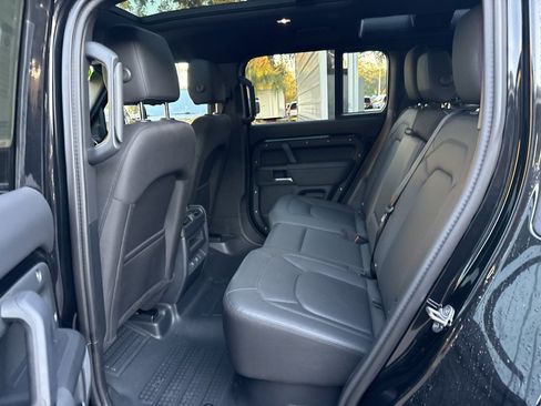 Used 2025 Land Rover Defender 110 S image 29