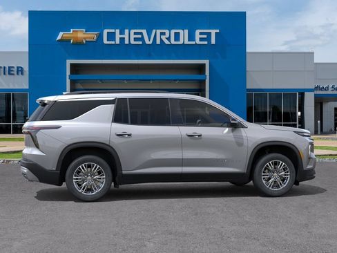 New 2026 Chevrolet Traverse LT w/ Driver Confidence Package FWD image 5