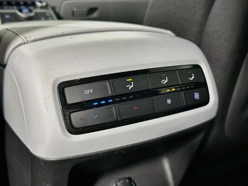Used 2023 Hyundai Palisade SE FWD image 24