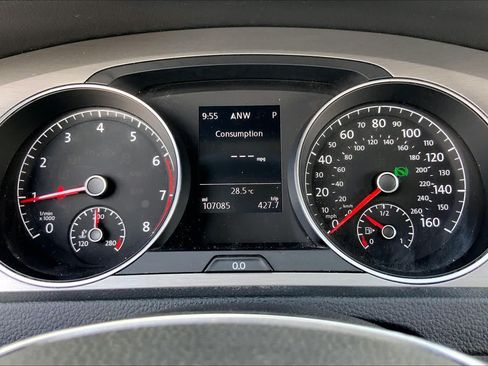 Used 2015 Volkswagen Golf S FWD image 25