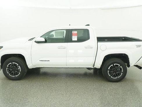 New 2025 Toyota Tacoma TRD Sport image 9