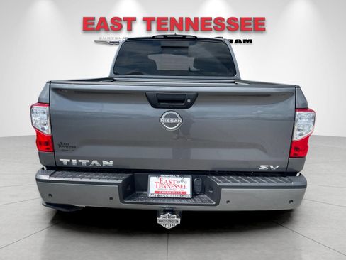 Used 2023 Nissan Titan SV w/ SV Convenience Package RWD image 4
