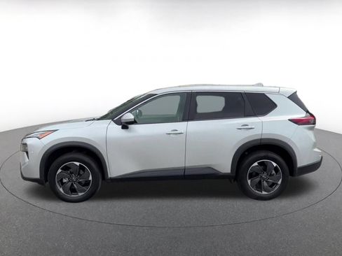 Used 2025 Nissan Rogue SV AWD/4WD image 6