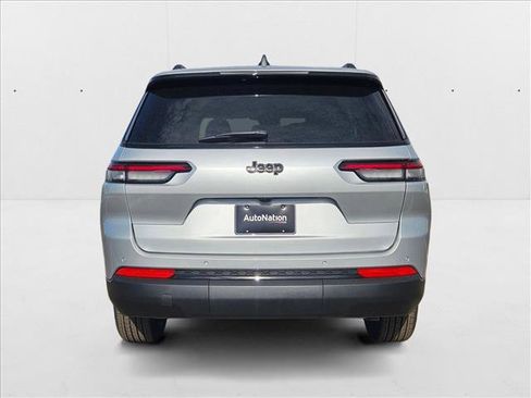 New 2025 Jeep Grand Cherokee L Altitude image 5
