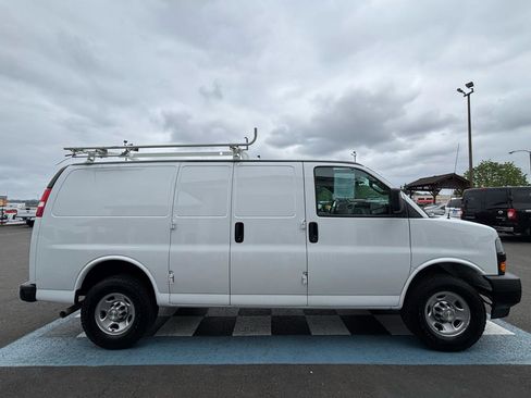 Used 2021 Chevrolet Express 2500 w/ Driver Convenience Package image 4