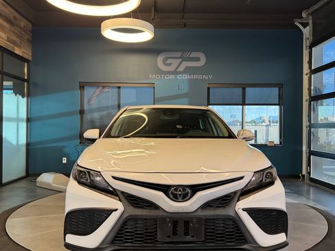 Used 2024 Toyota Camry SE w/ Convenience Package FWD image 8