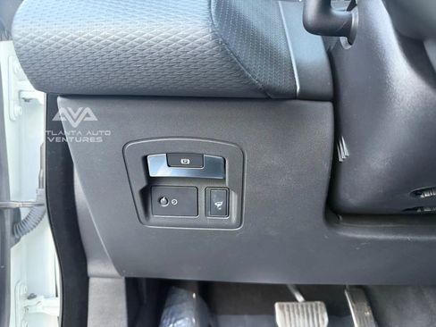 Used 2020 Land Rover Range Rover Velar R-Dynamic S image 30