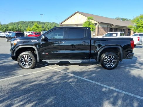 Certified 2022 GMC Sierra 1500 AT4 w/ AT4 Premium Package AWD/4WD image 8