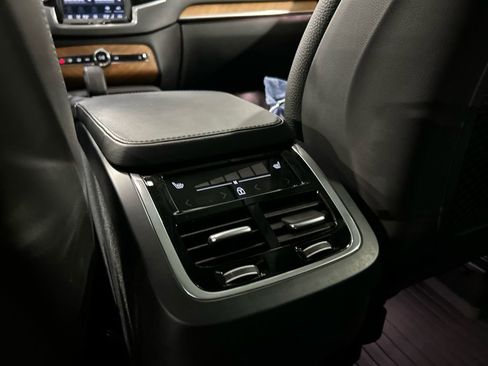 Certified 2023 Volvo XC90 B5 Plus w/ Protection Package AWD/4WD image 23