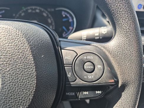 Used 2024 Toyota RAV4 LE AWD/4WD image 17