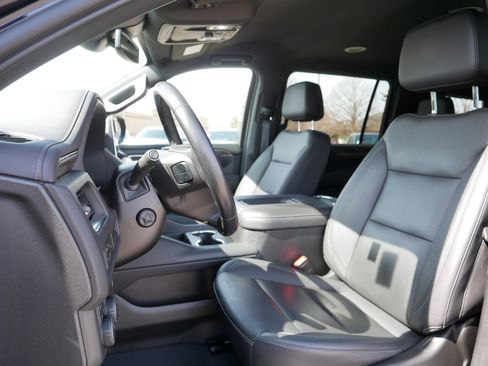 Used 2023 Chevrolet Suburban LT w/ Luxury Package image 33