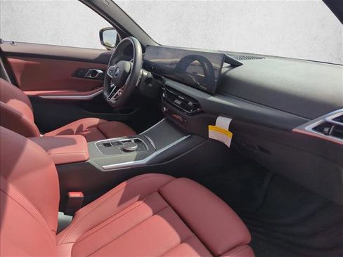 Used 2025 BMW 330i Sedan w/ M Sport Package image 21