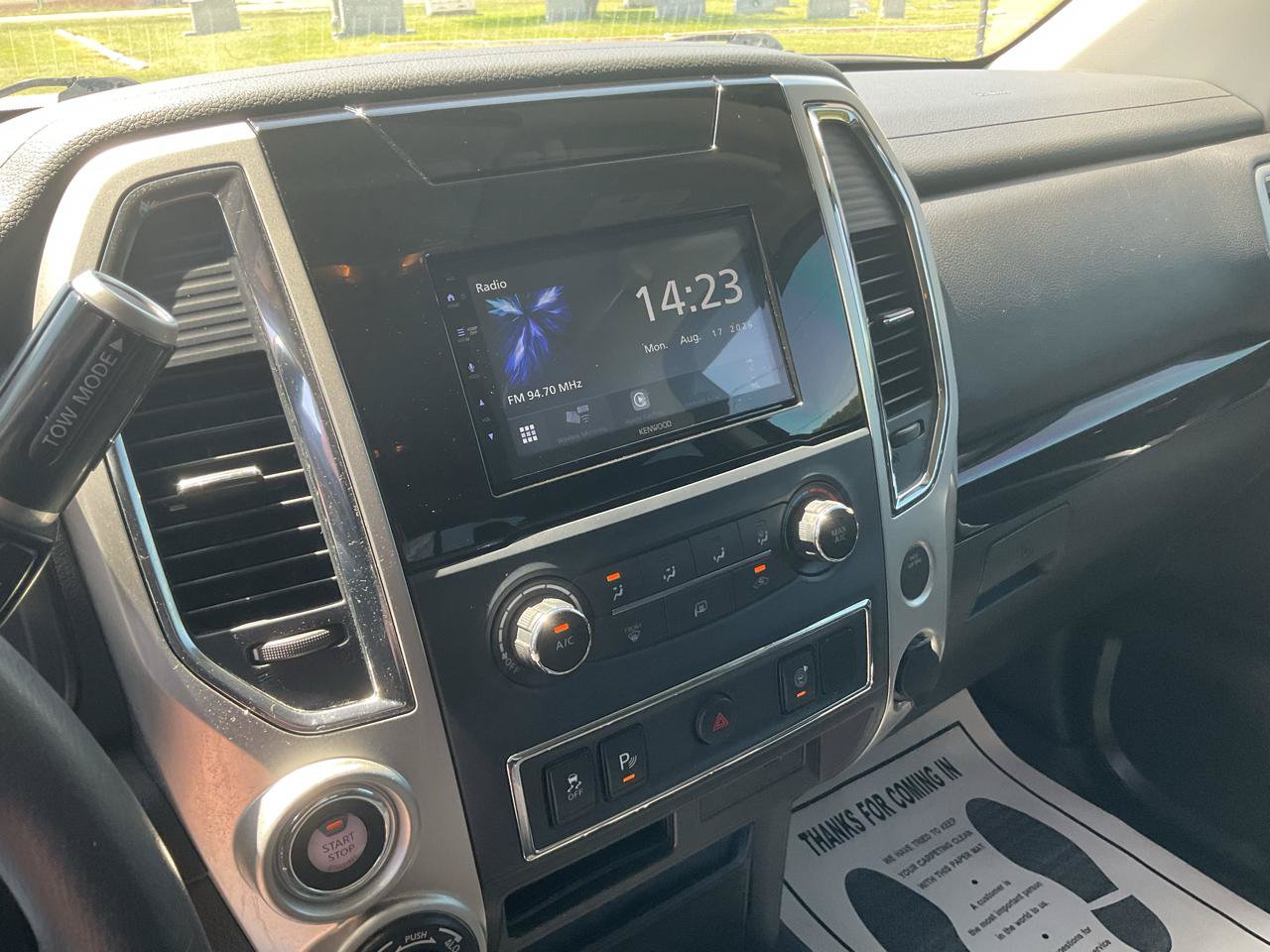 Used 2021 Nissan Titan SV AWD/4WD image 21