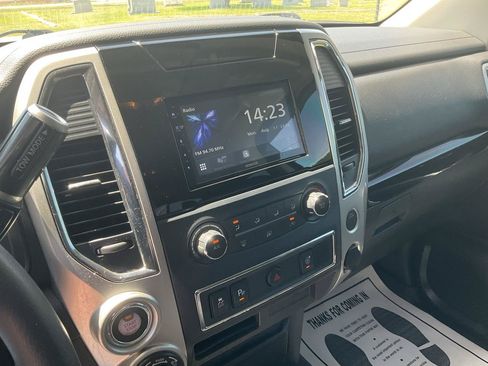 Used 2021 Nissan Titan SV AWD/4WD image 21