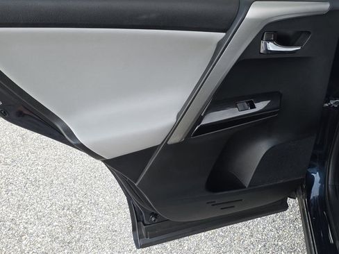 Used 2017 Toyota RAV4 Limited AWD/4WD image 31